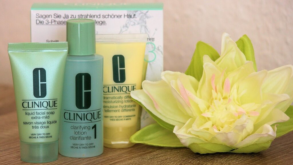 cream, cosmetics, tubes-302739.jpg
