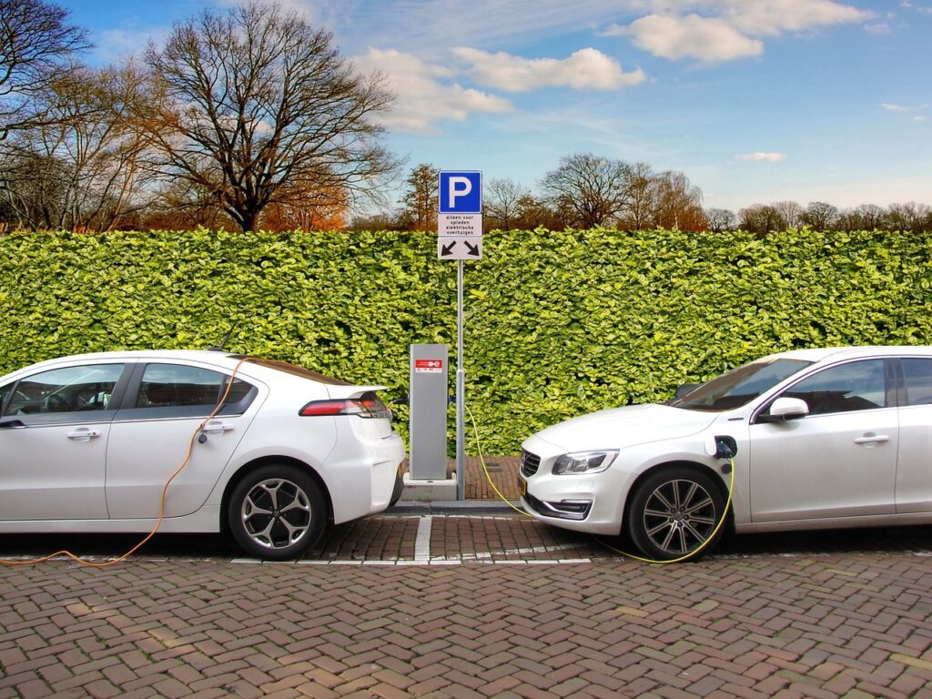 electric car, hybrid car, load-2783573.jpg